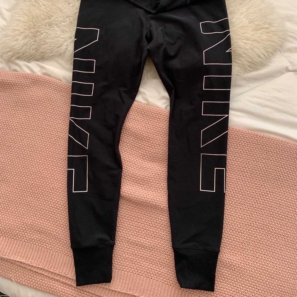 Nike dri-fit logo leggings